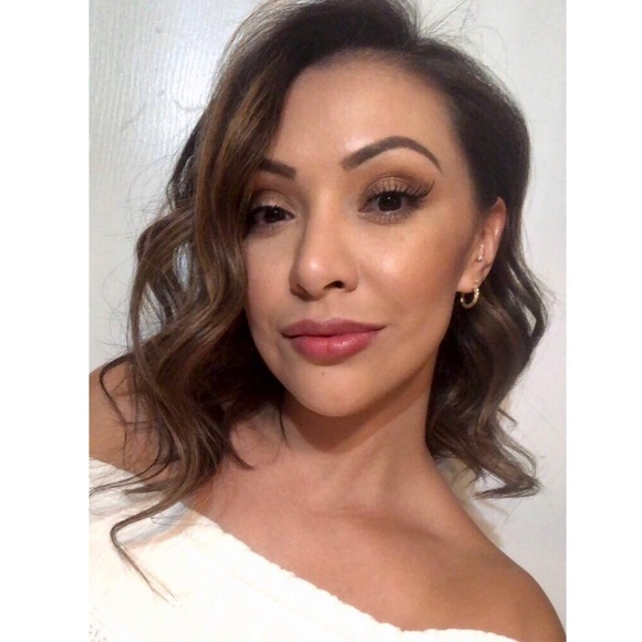 • B O O K M A R K • M Y • C L O S E T • - Picture 1 of 8